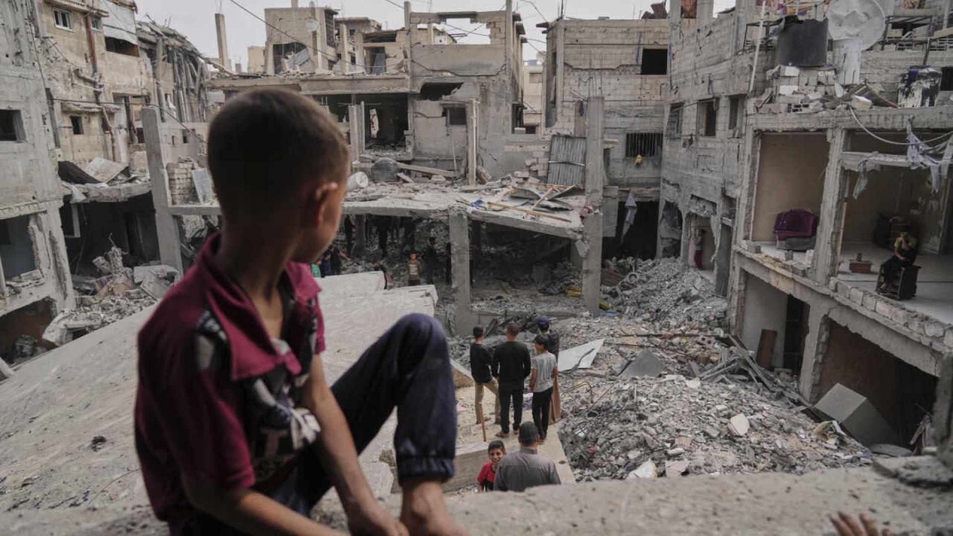 La Défense civile annonce 50 morts dans des frappes israéliennes