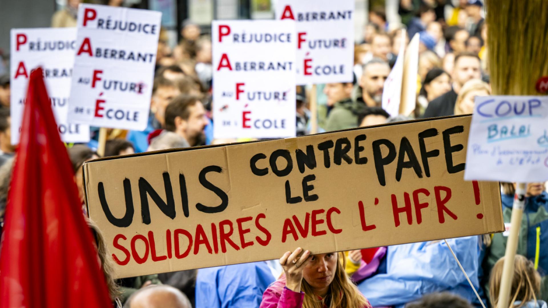 Cure d'austérité à Fribourg: plusieurs soutiens au référendum