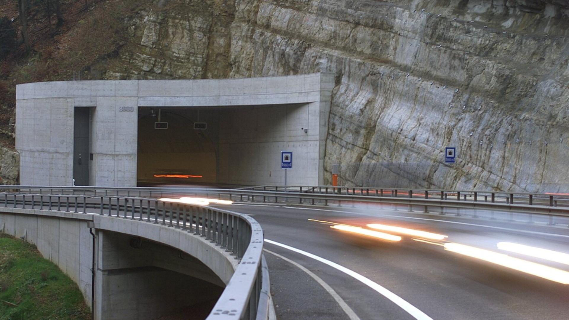 Centres d'entretien des routes: 122 millions votés à Neuchâtel