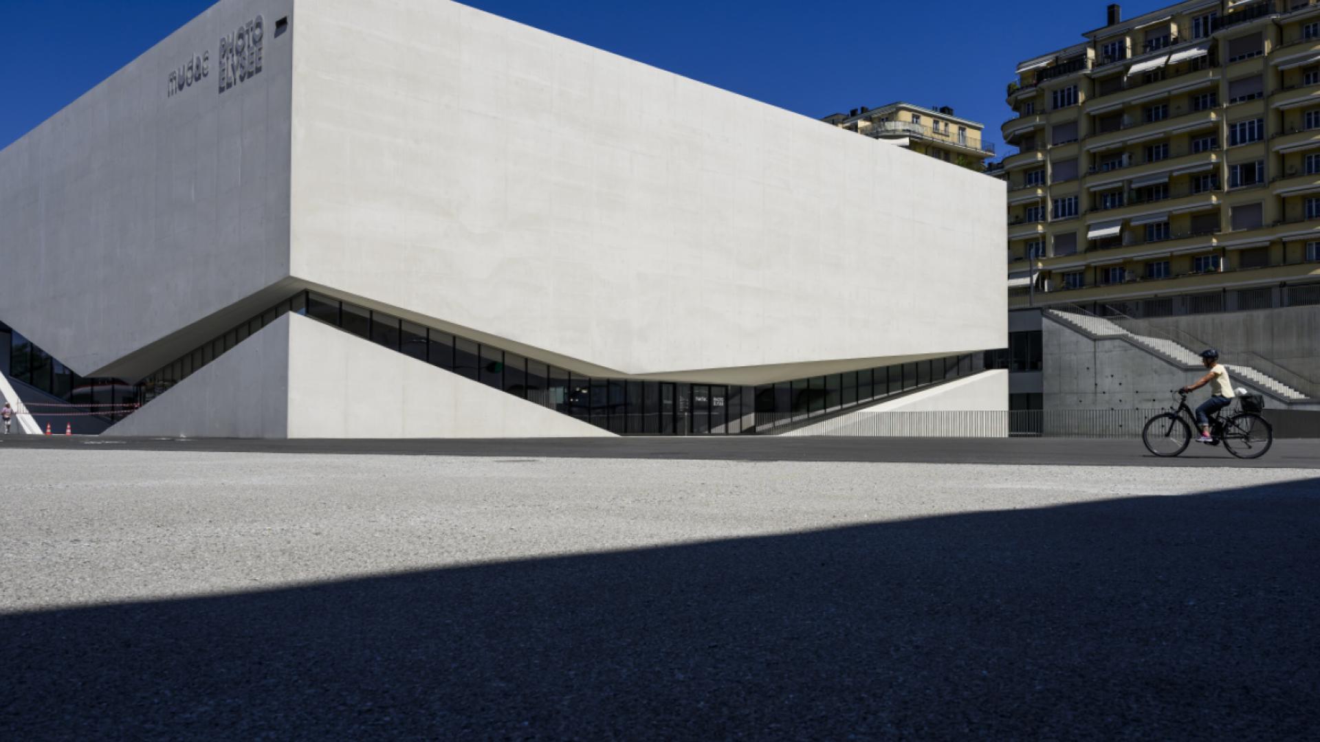 Dafi Kühne reçoit le premier "Prix Bataillard x mudac"