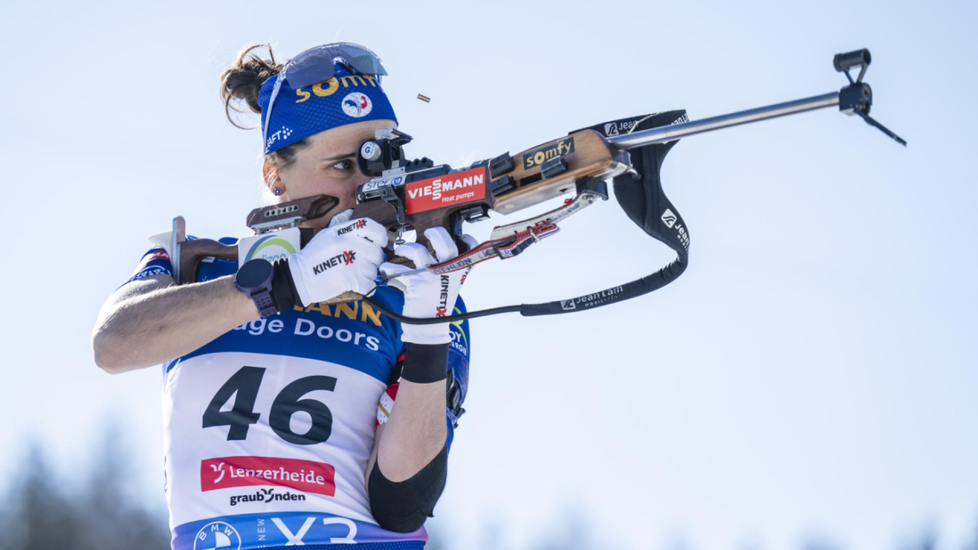 Julia Simon suspendue pour avoir volé des cartes bancaires
