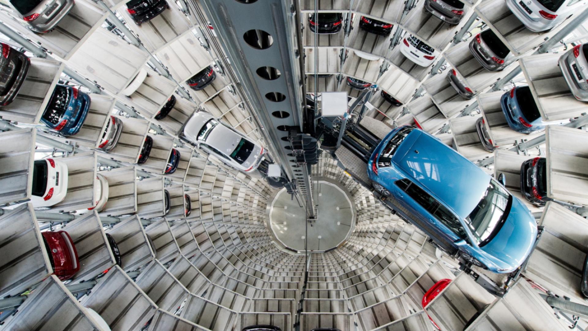 Pourquoi le secteur automobile européen traverse "un ouragan"