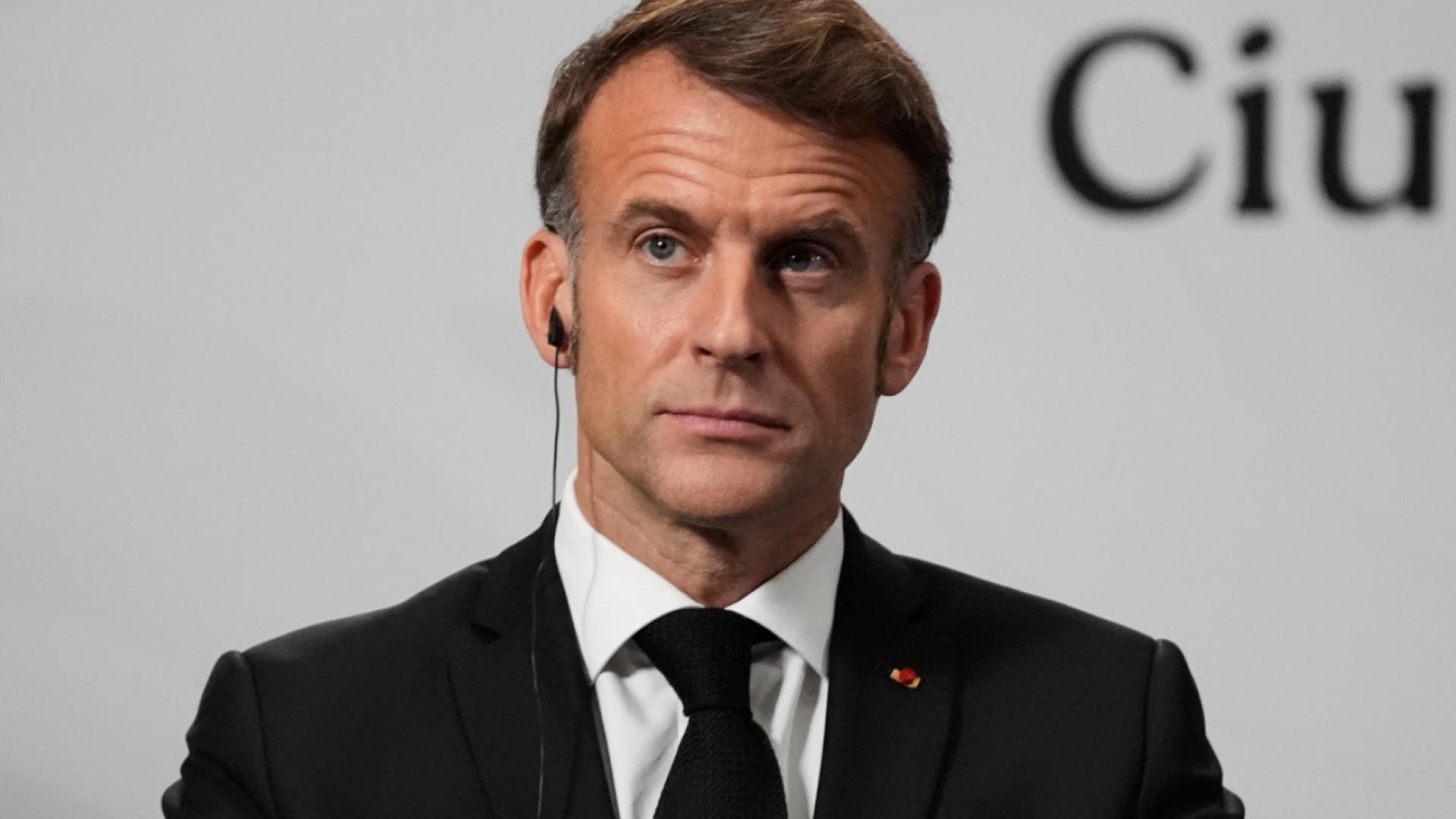 Vol au Louvre: "les bijoux seront retrouvés", réaffirme Macron