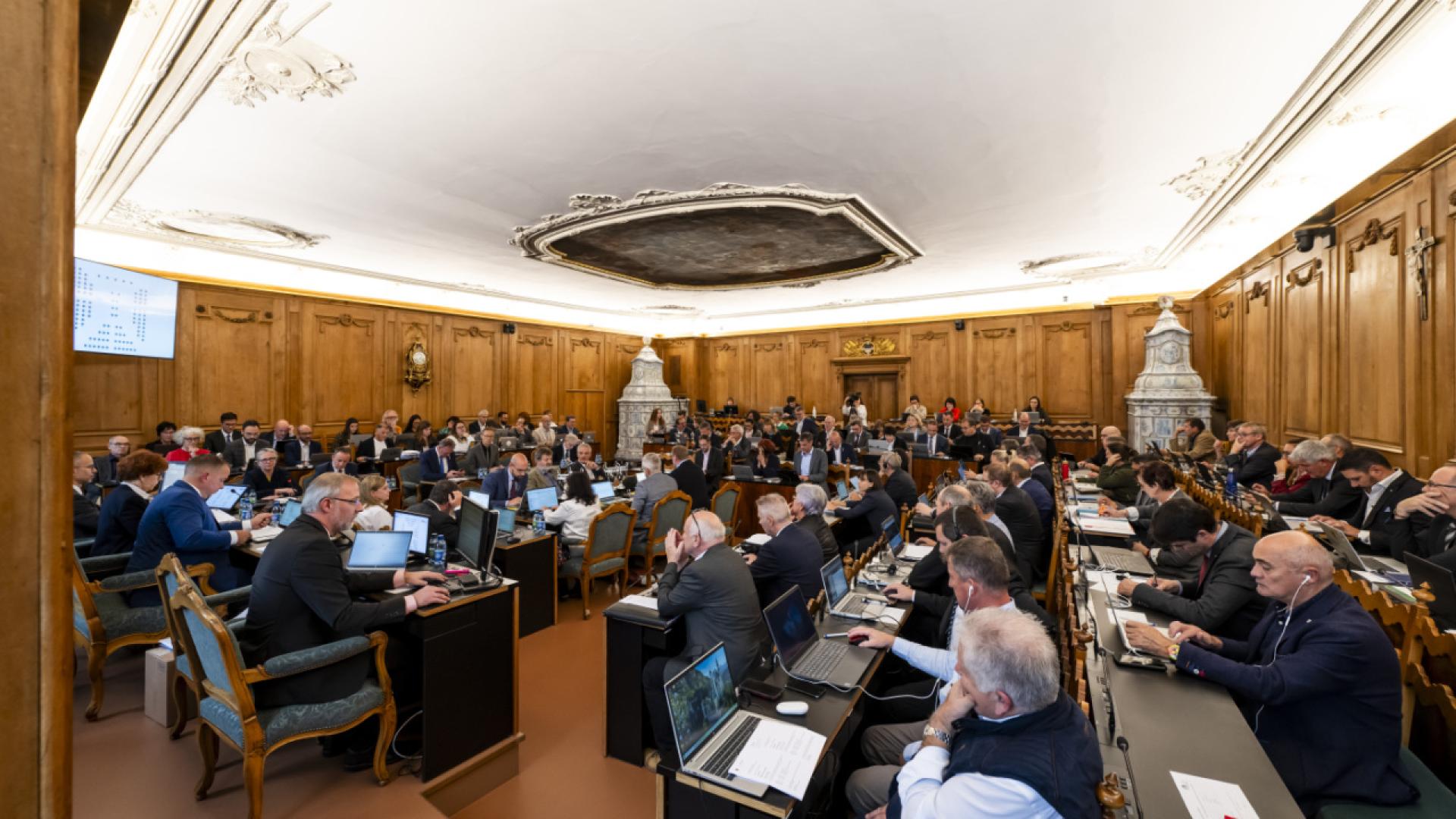 Fribourg: le SSP demande de suspendre toutes les mesures du PAFE