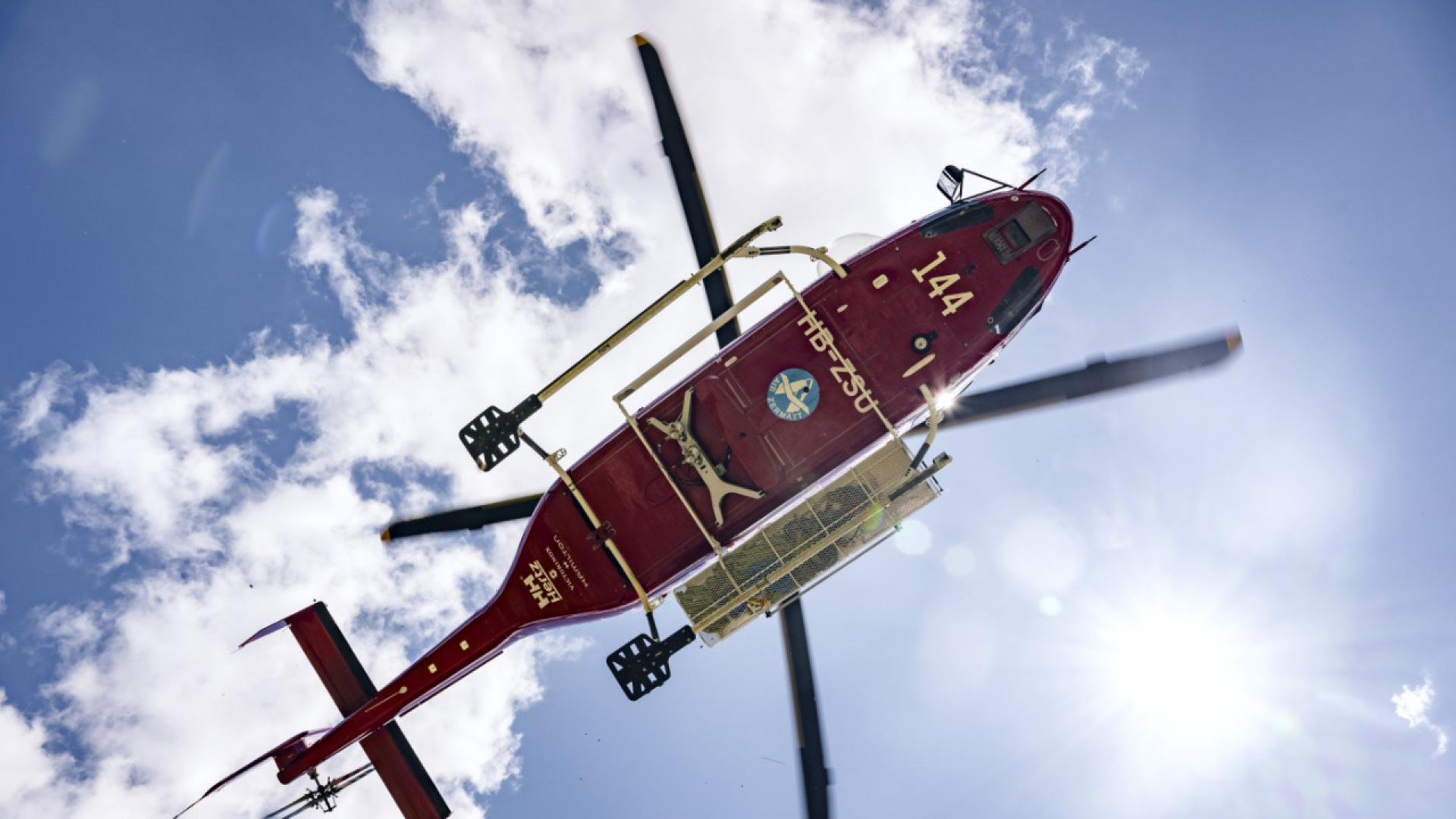 Air Zermatt a dû intervenir de nuit pour sauver un randonneur