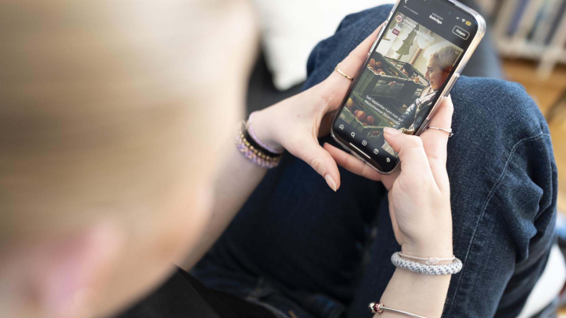 Les mineurs peinent à se protéger des infox et du harcèlement