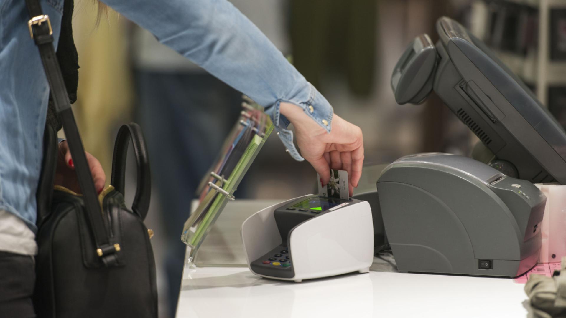 Cartes prépayées pour requérants d'asile: disparités cantonales