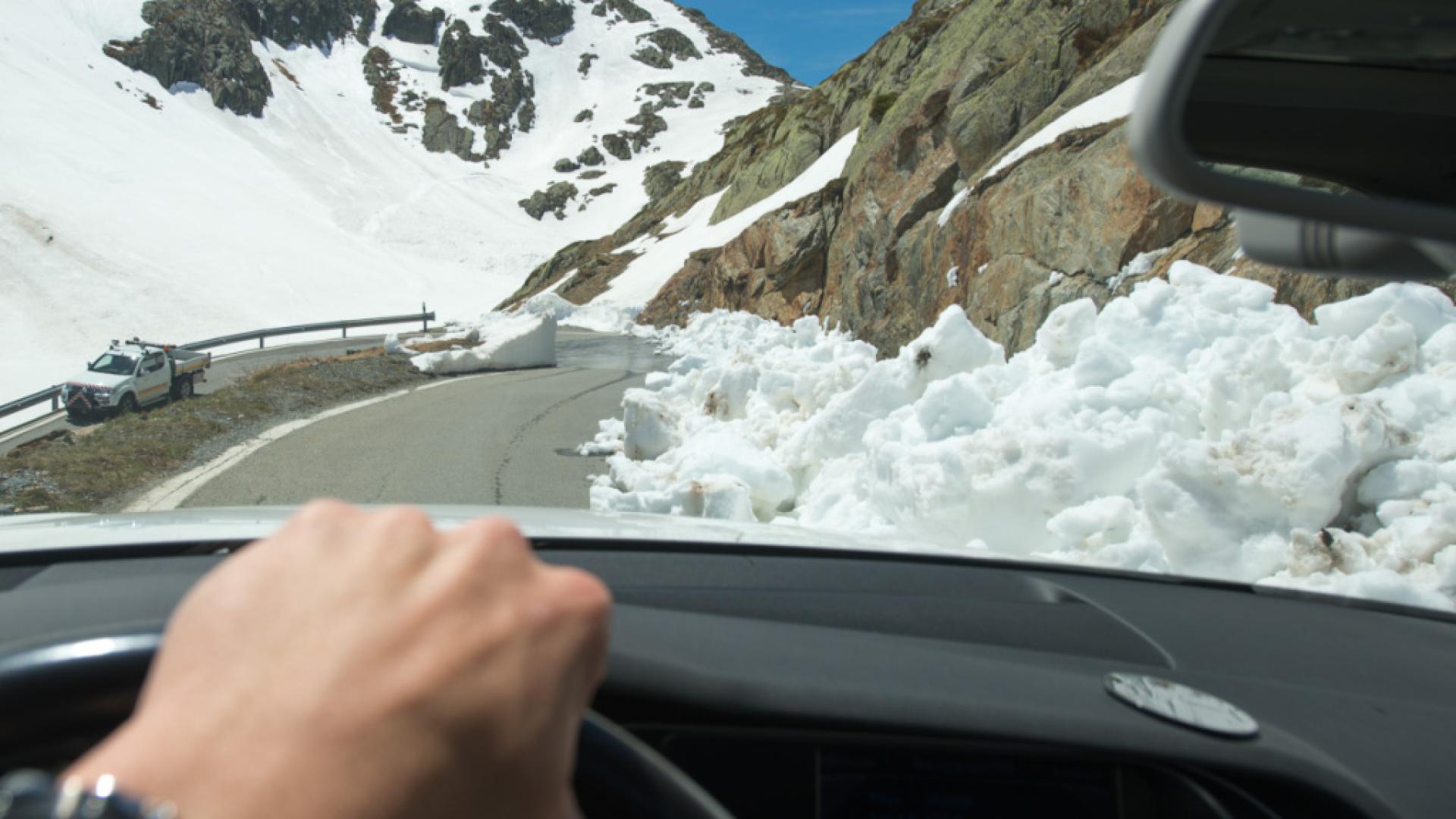 Première neige à Aoste, un demi-mètre au Grand-St-Bernard