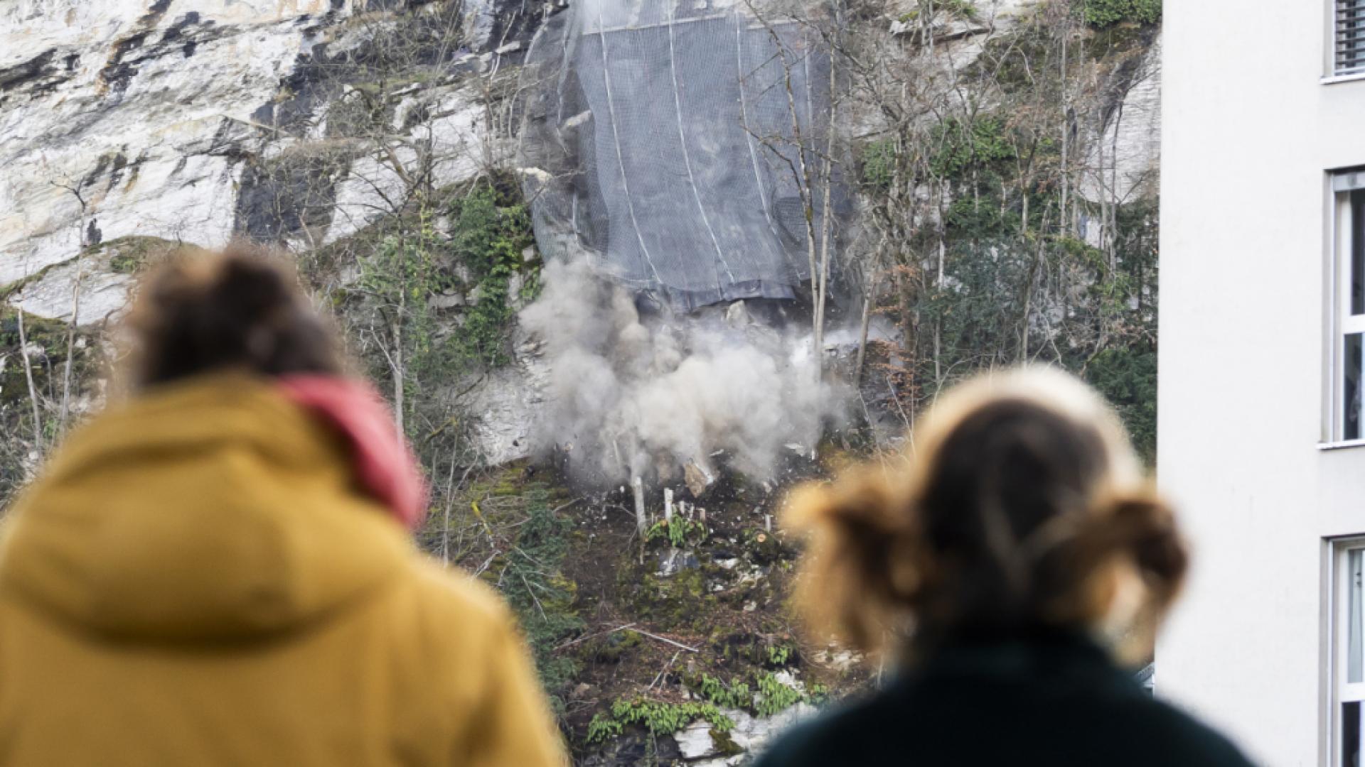Collombey-Muraz: microminage de 50 m3 sur la falaise de la Barme - La Télé