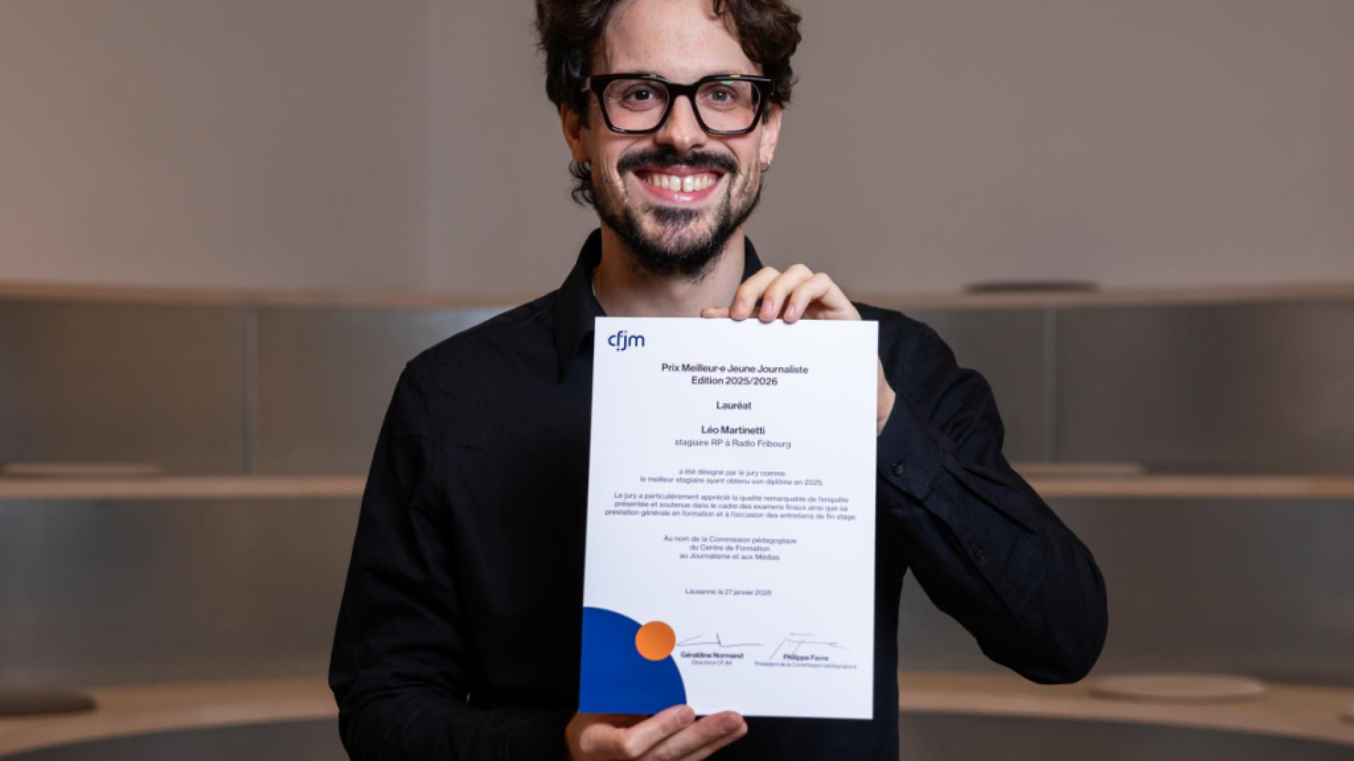 Léo Martinetti remporte le prix meilleur jeune journaliste 2025 - La Télé