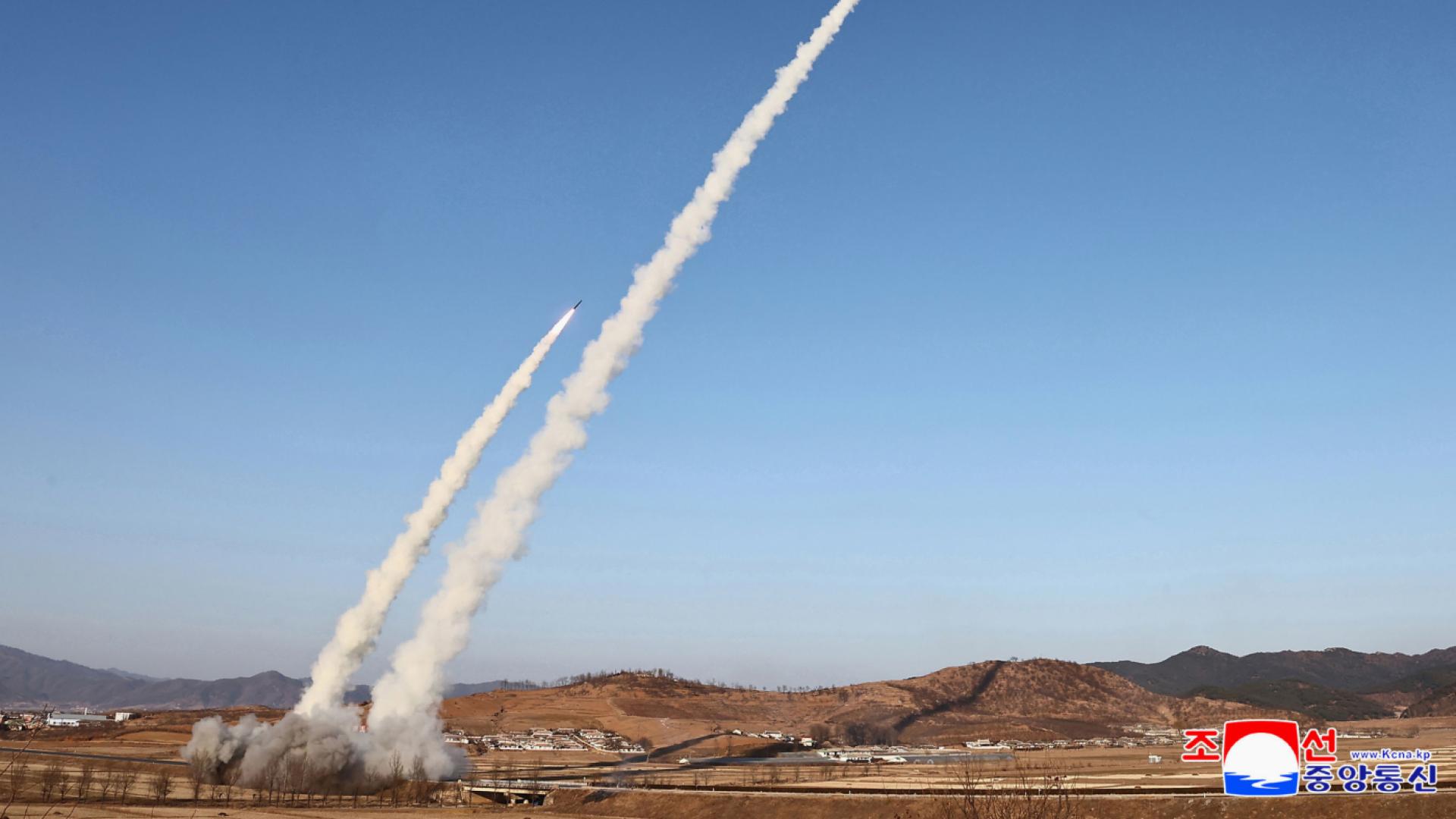 Corée du Nord dévoile un lance-missiles multiple d'ogives nucléaires