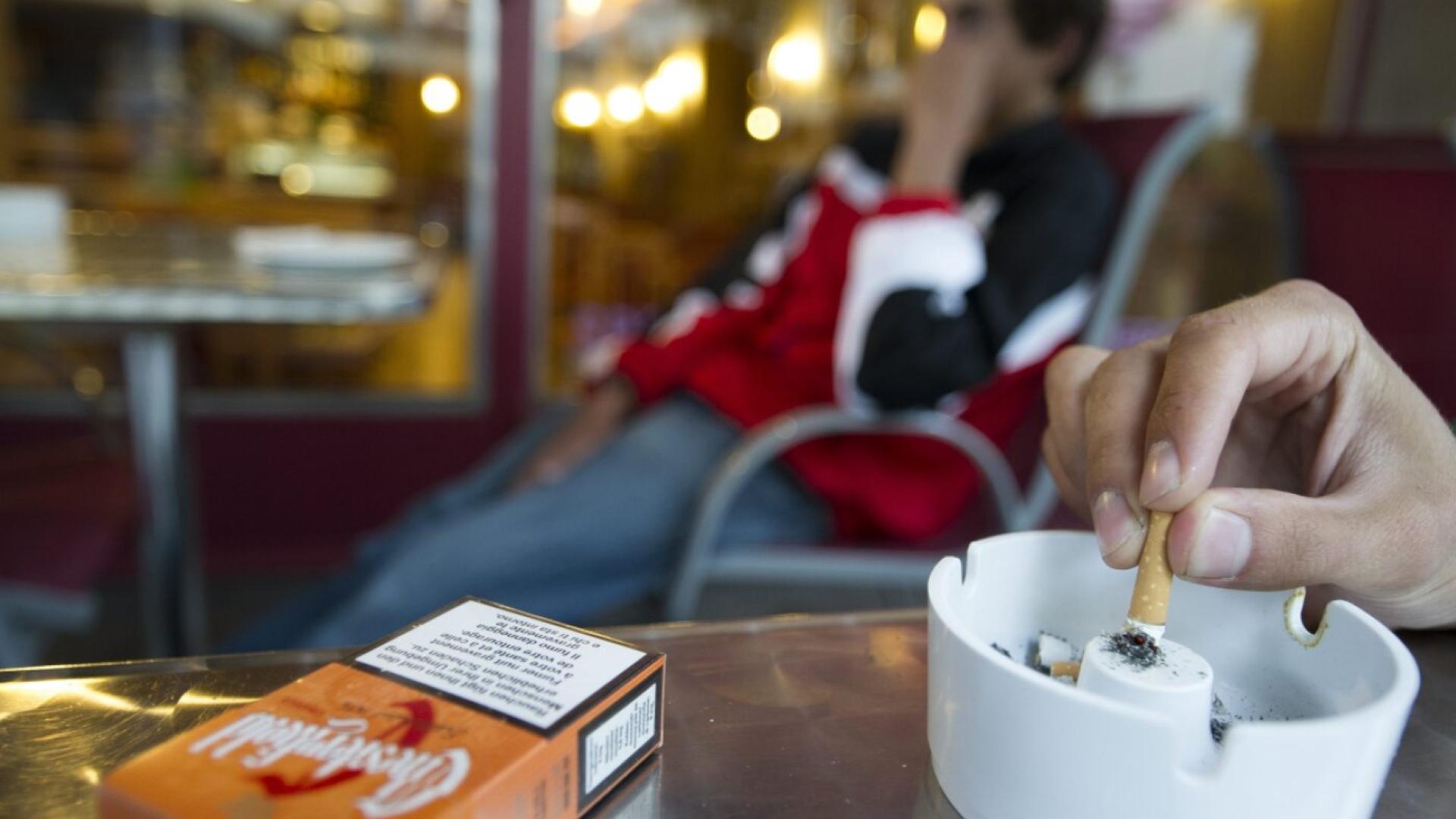cigarette terrasse Genève lance une campagne contre la fumée passive en terrasse
