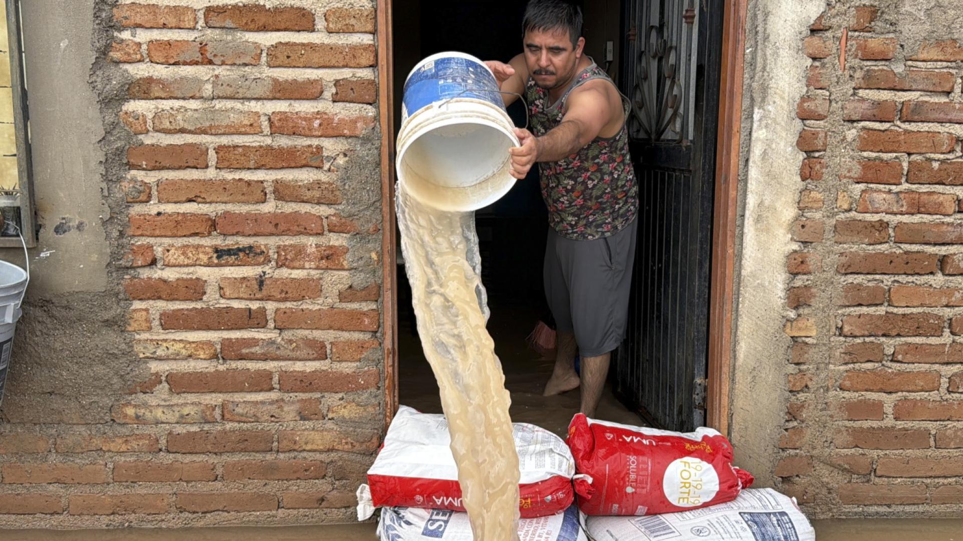 Mexique : la côte pacifique résiste à l’ouragan Polo