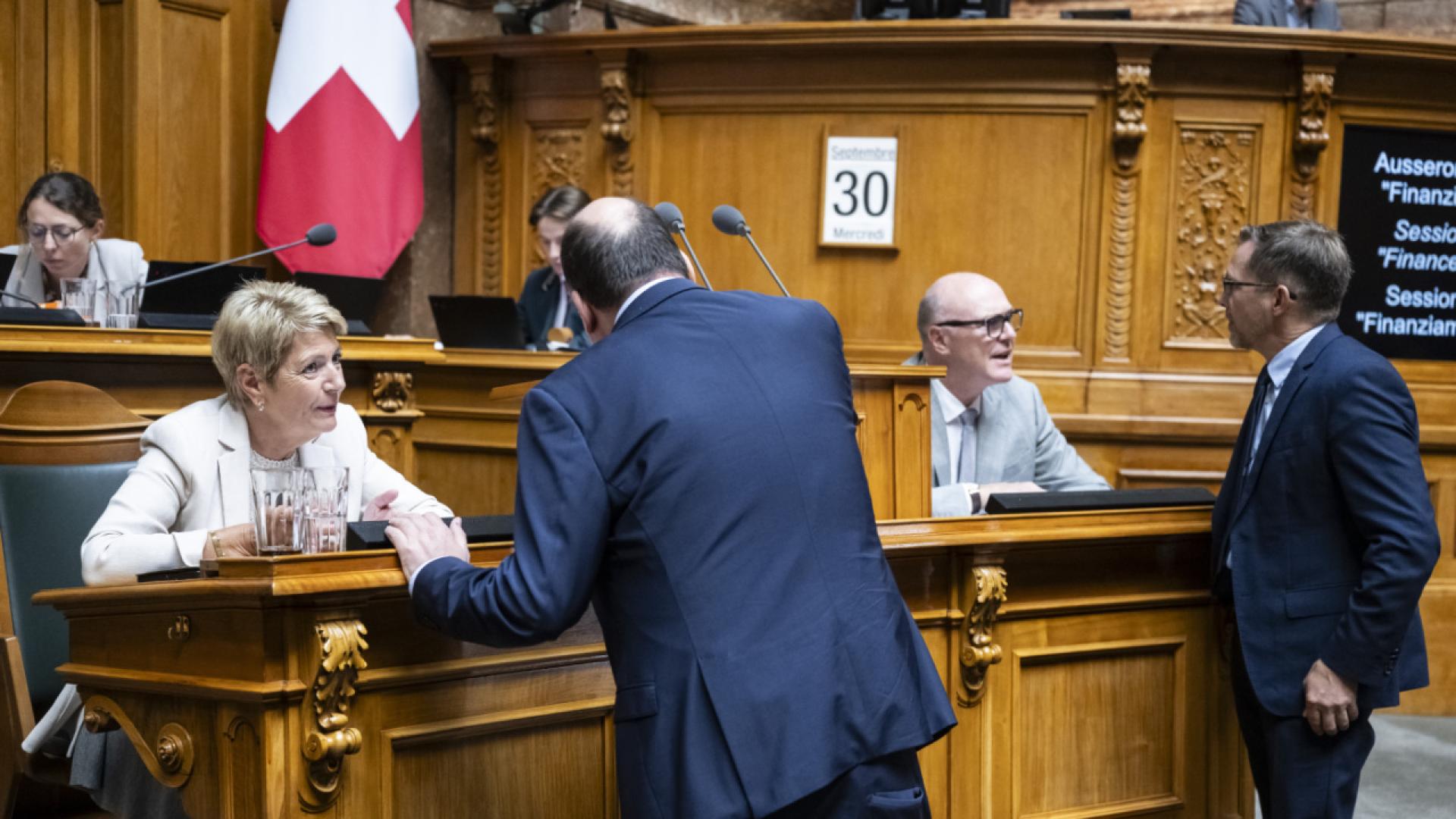 Armée : le National débat de la hausse de la TVA pour son financement
