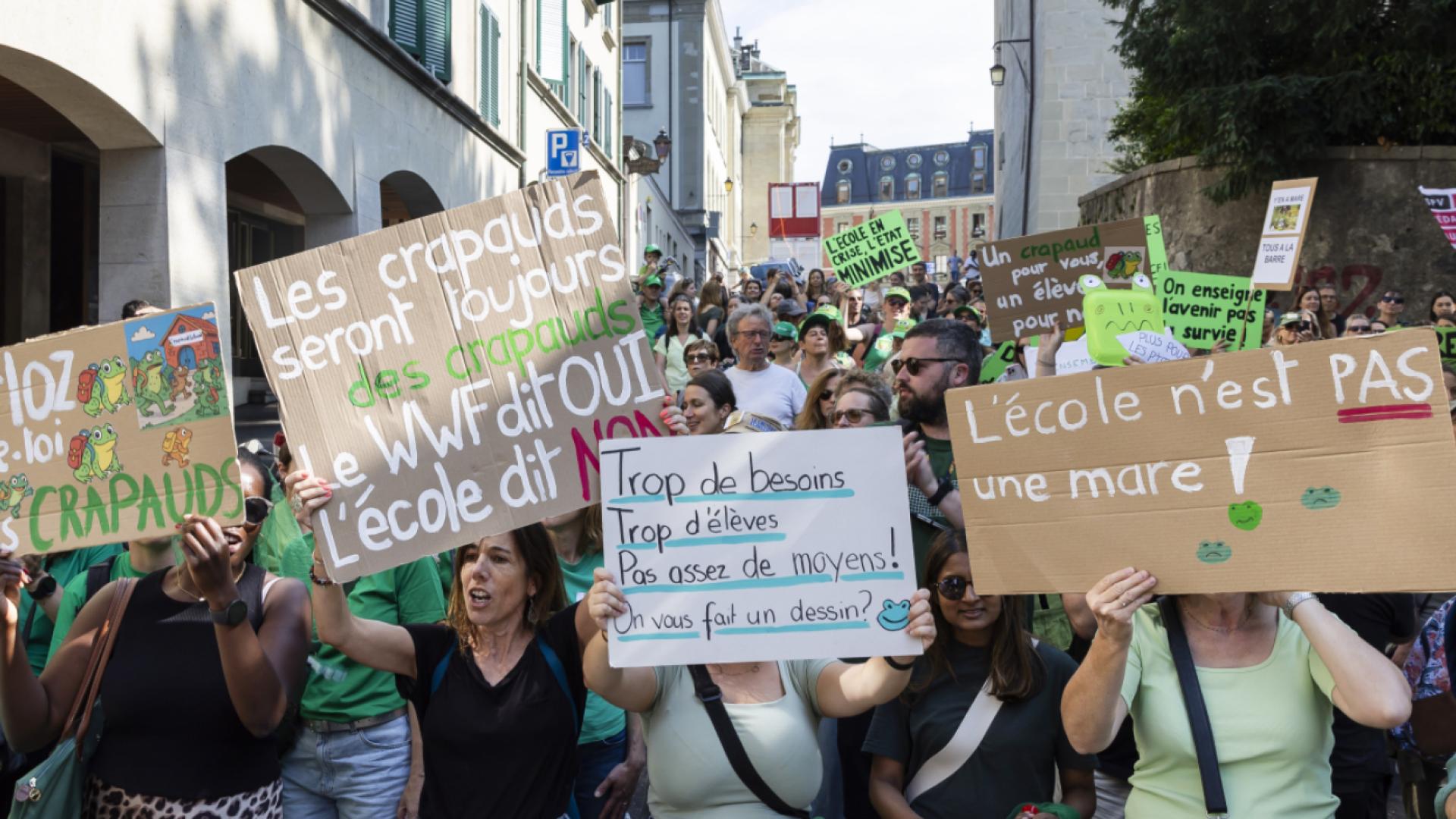 Vaud: les enseignantes des 1-2P manifestent à Lausanne